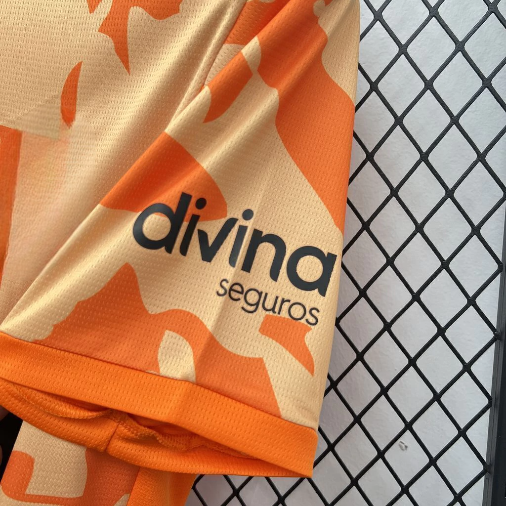 Camiseta Valencia 25-26, Edición especial (Versión retro)