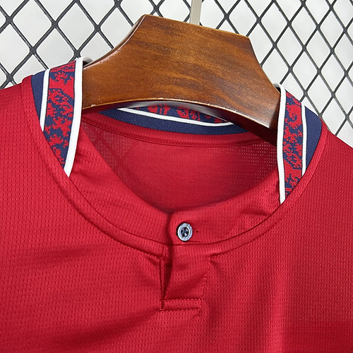 Detalle de la gola con botón de la Camiseta Chequia 26-27 Local Mundial 2026
