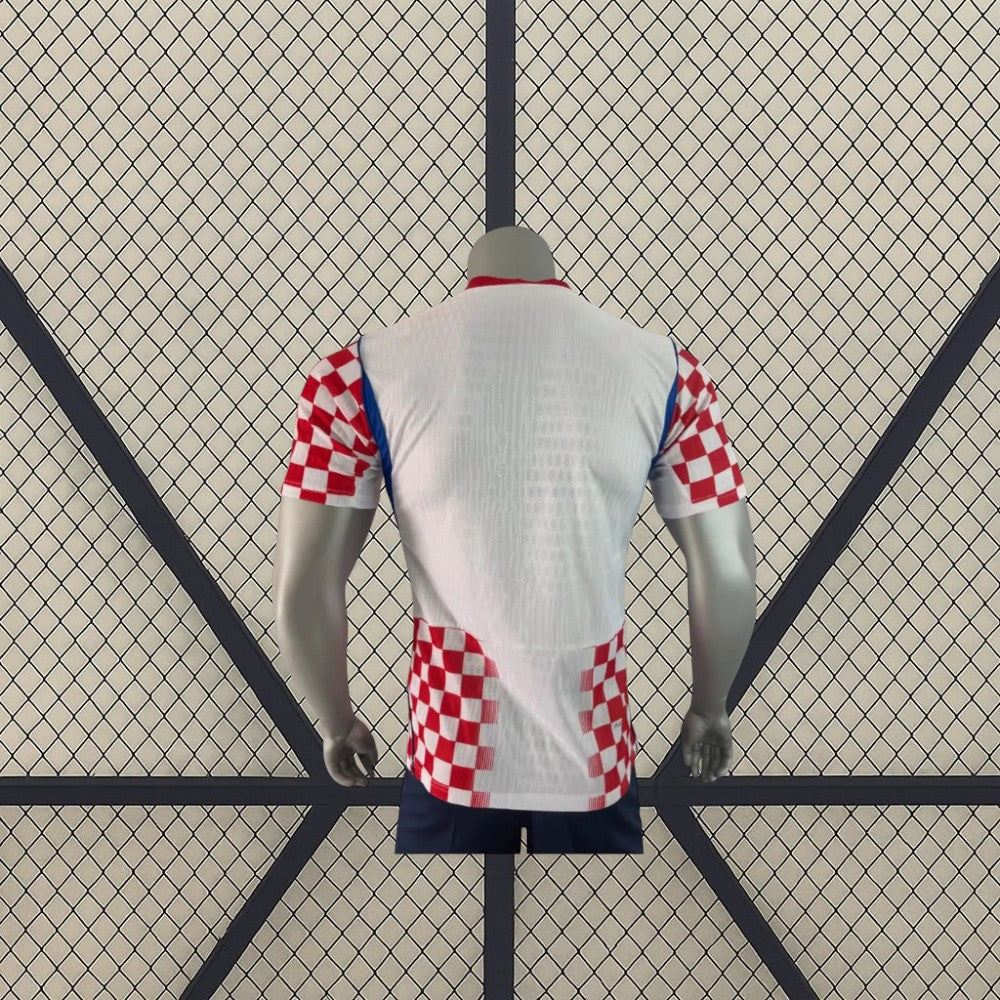 Camiseta Croacia 26-27 Local Player Mundial 2026 vista trasera con detalles rojos y azules
