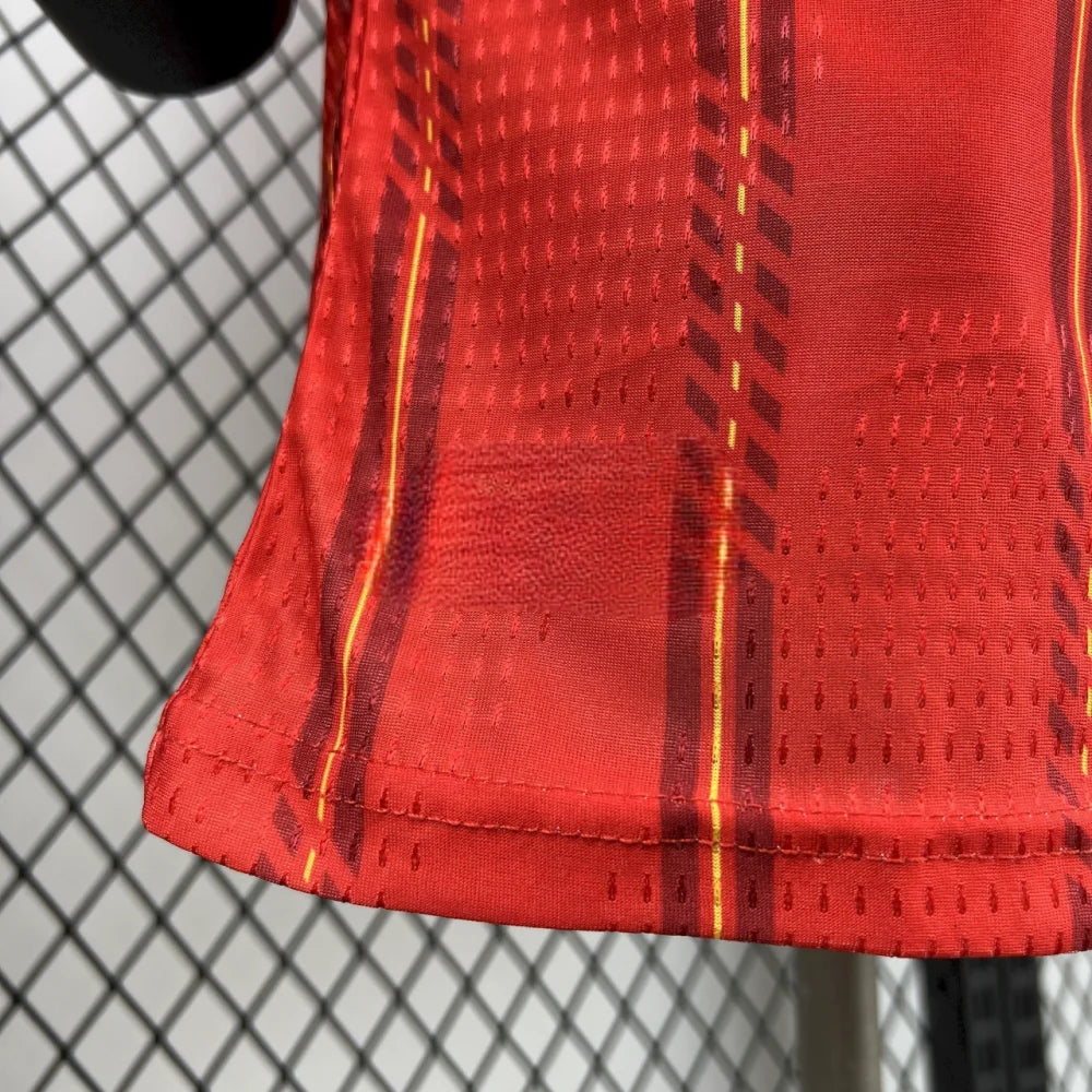 Detalle del tejido y bajo de la Camiseta España 26-27 Local Player Mundial 2026