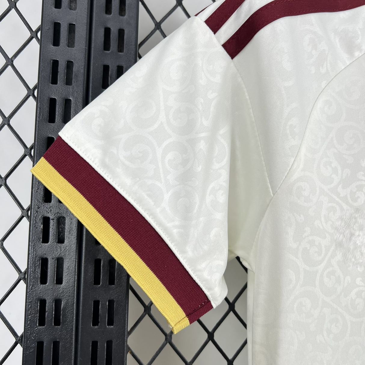 Detalle de manga de la Camiseta España 26-27 Visitante Mujer Mundial 2026