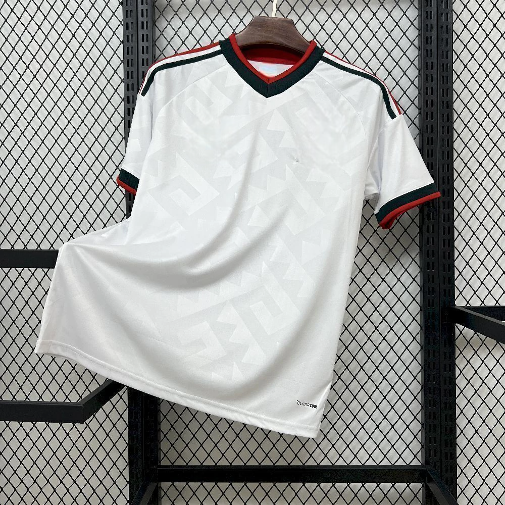 Maglia Messico 26-27 Away Mondiali 2026 blanca vista frontal con cuello en V y detalles verdes y rojos