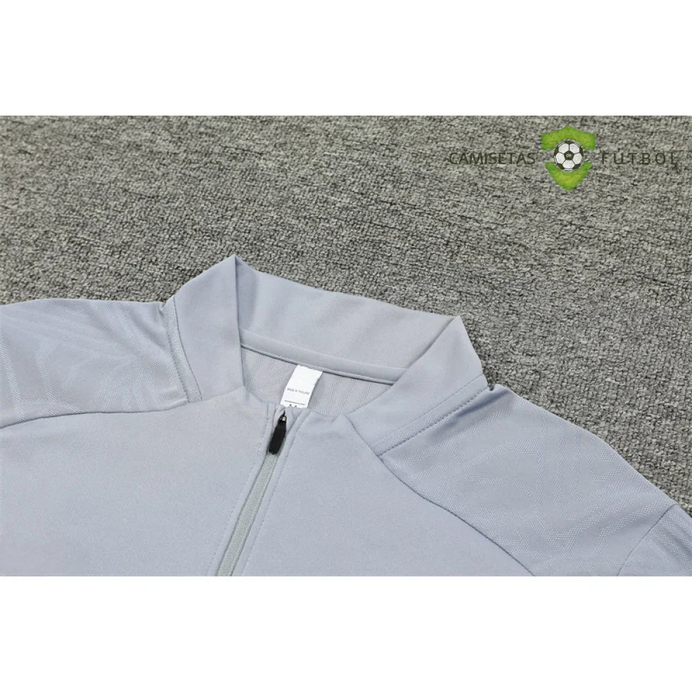 Tuta calcio AC Milan 24-25 mezza zip Modello 3 abbigliamento sportivo