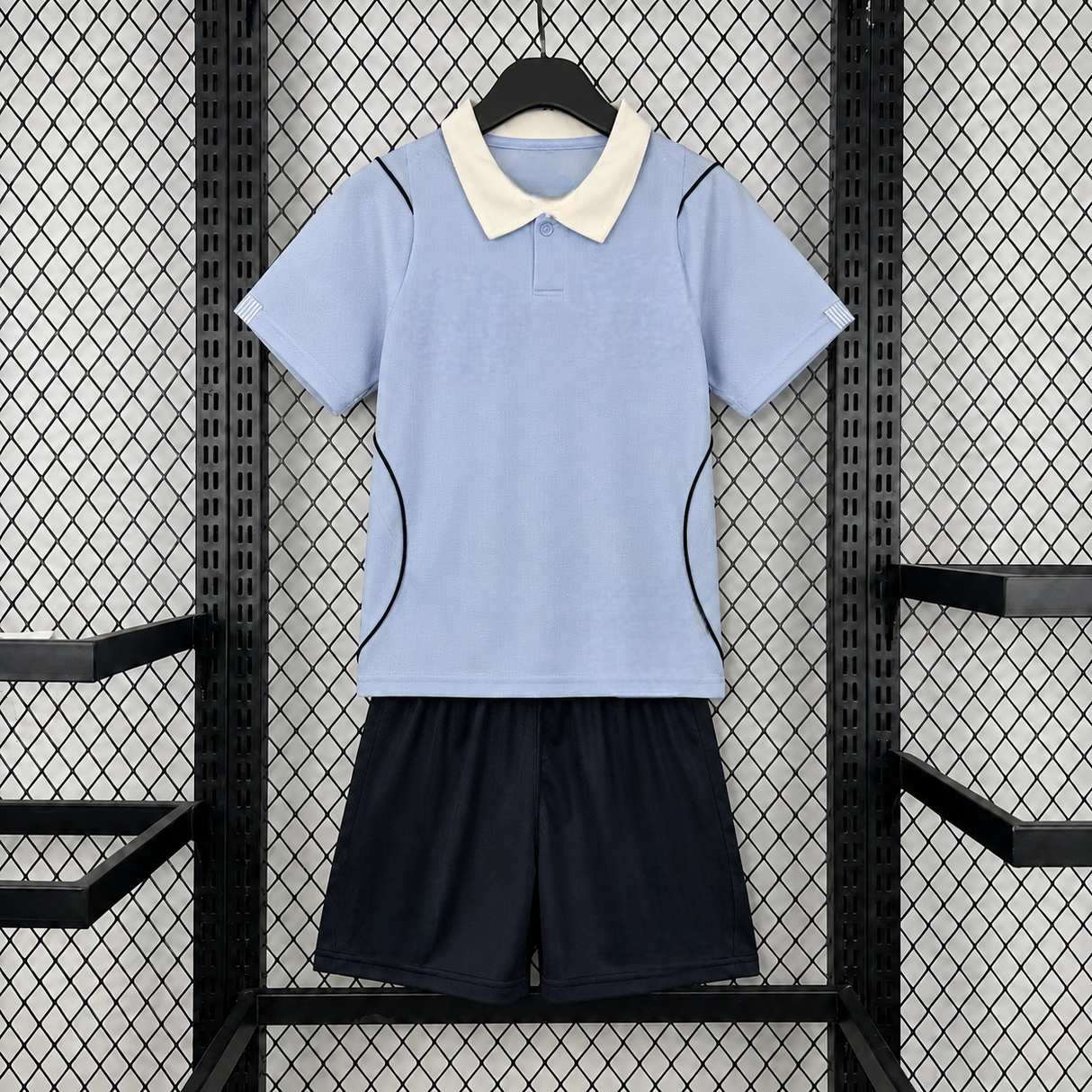 Equipación Uruguay niño 26-27 local Mundial 2026 con camiseta celeste y pantalón negro