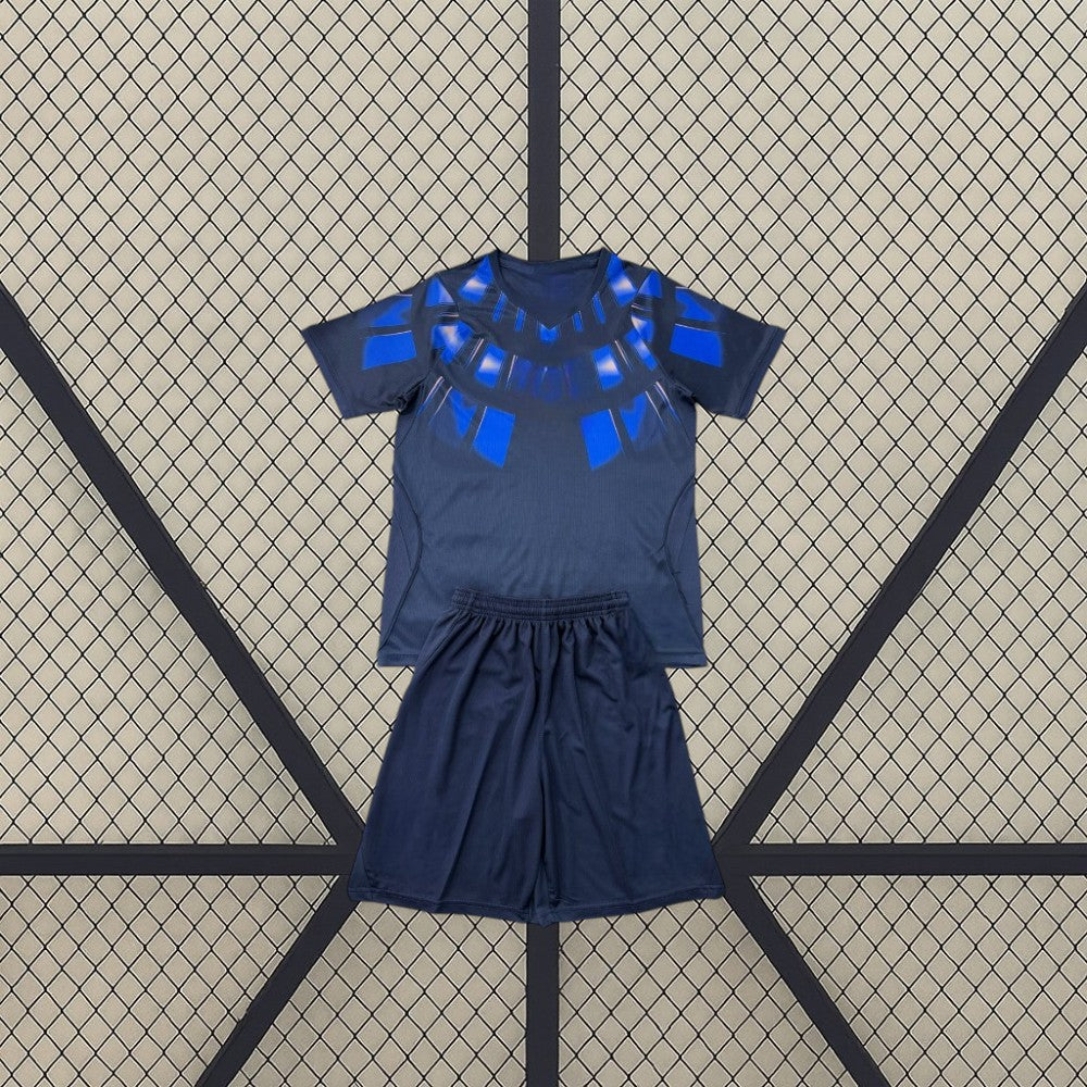 Conjunto frontal de la equipación Uruguay niño visitante 26-27 con camiseta y pantalón