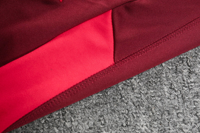 Chandal Manchester United 23-24, media cremallera, Modelo 9