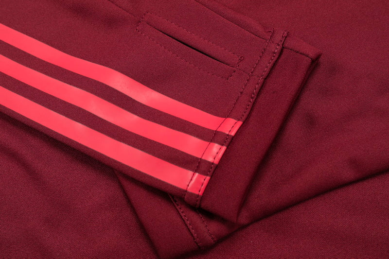 Chandal Manchester United 23-24, media cremallera, Modelo 9