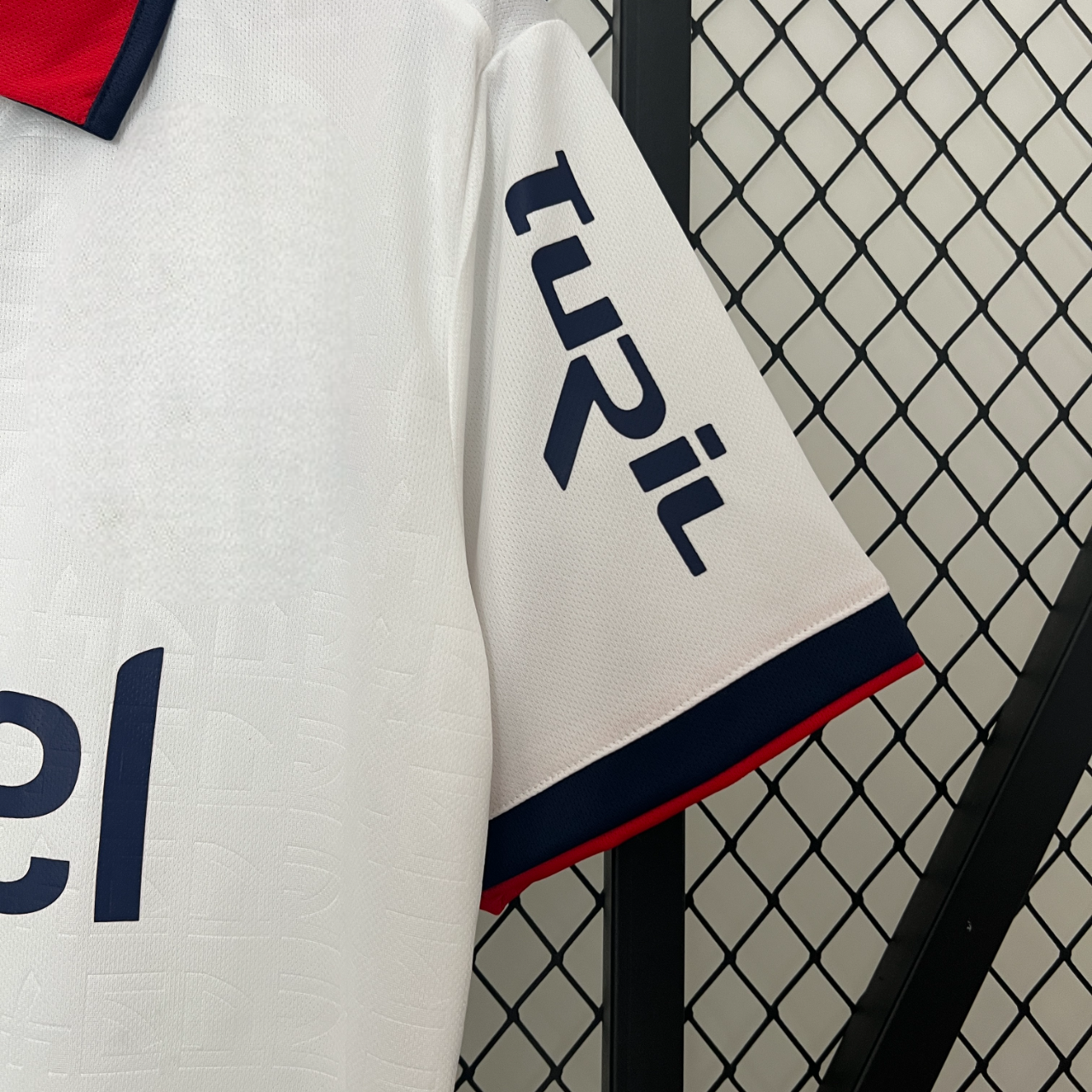 Camiseta Nacional 24-25, Local