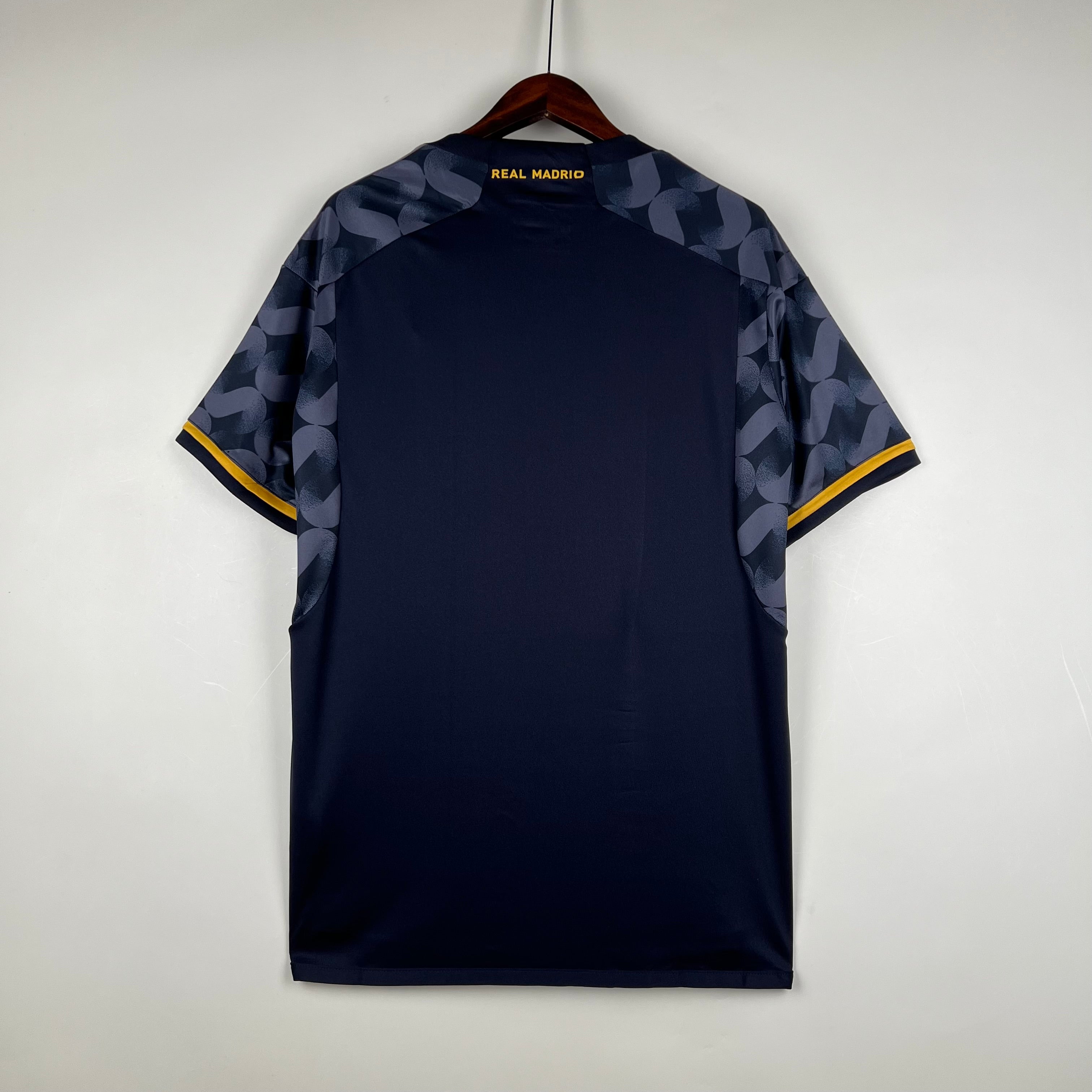 Camiseta R.M. 23-24, Visitante