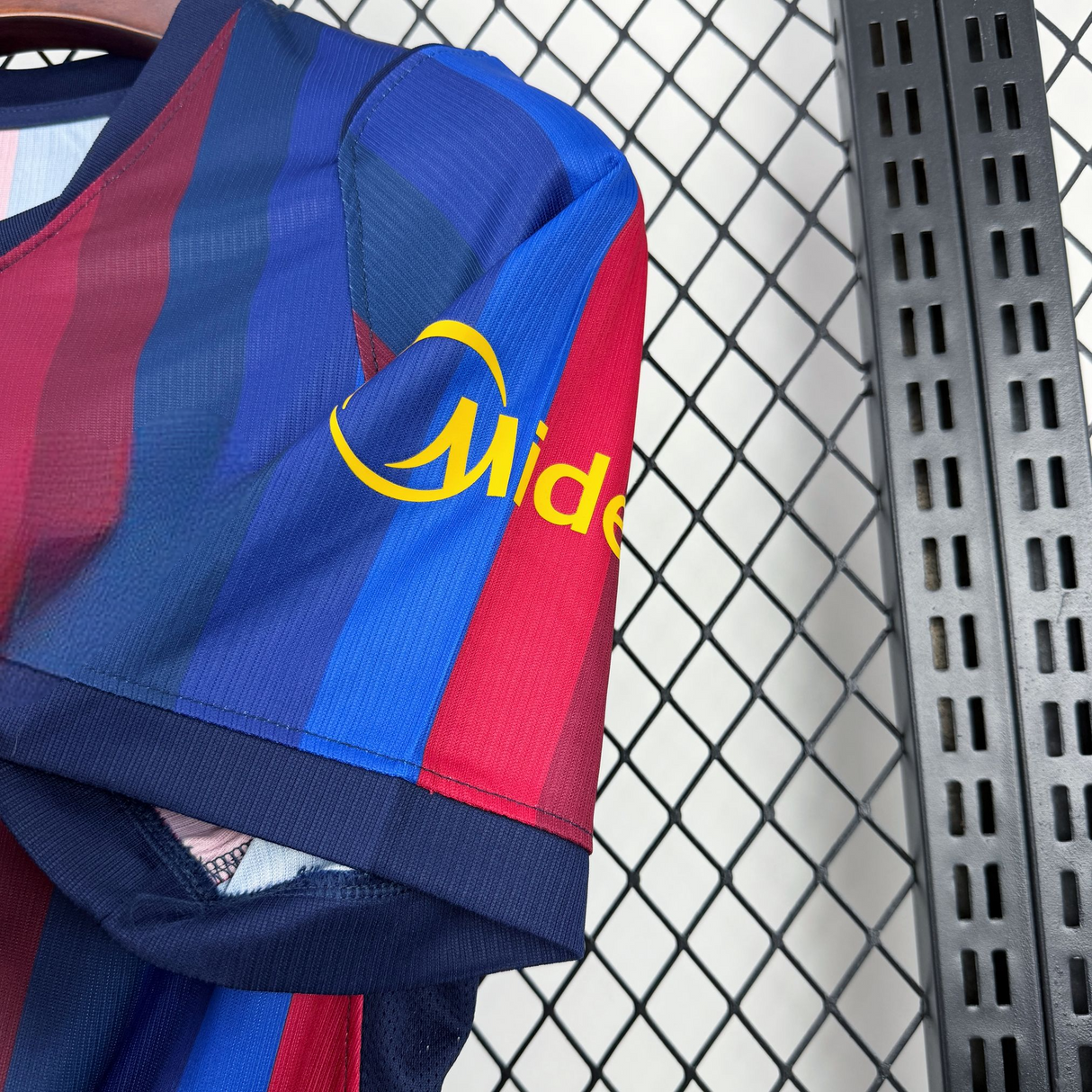 Camiseta Barcelona 26-27, Alternativa
