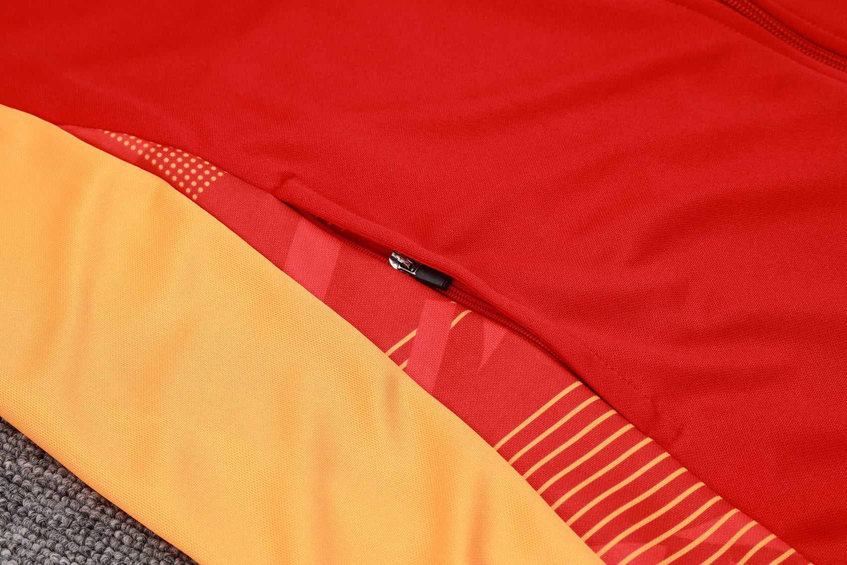 Chandal Bayern Munich 24-25, cremallera completa, Modelo 1