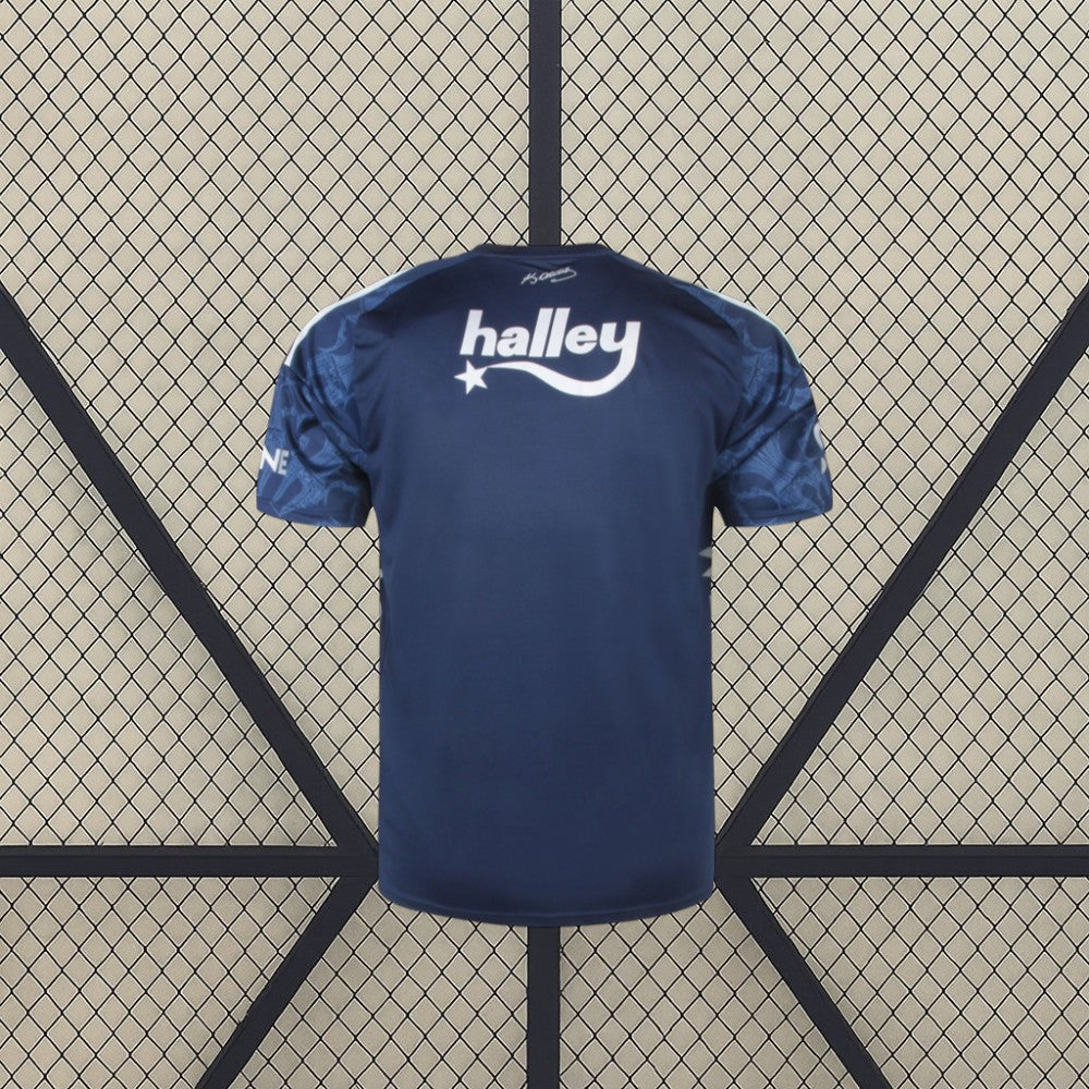 Camiseta Fenerbahçe 26-27 tercera equipación vista trasera en azul marino con patrón azul en hombros y mangas