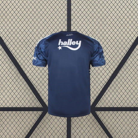 Camiseta Fenerbahçe 26-27 tercera equipación vista trasera en azul marino con patrón azul en hombros y mangas