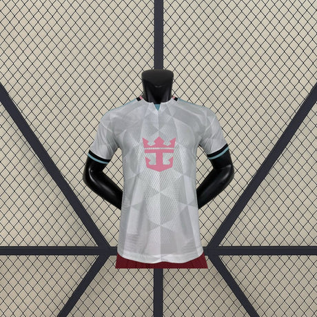 Camiseta Inter Miami 26-27 tercera equipación Player Version vista frontal en blanco hielo con patrón geométrico, detalles rosa, negro y turquesa