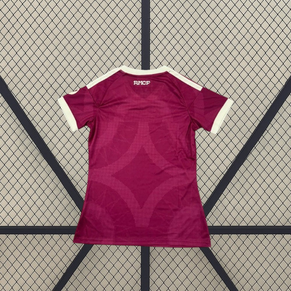 Camiseta R.M. 26-27 tercera equipación de mujer vista trasera en granate con detalles crema en hombros, cuello y mangas