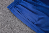 Detalle del pantalón azul del chándal Barcelona 26-27 Modelo 3 con cintura elástica y bolsillo lateral