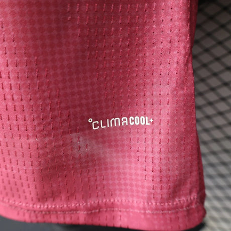 Detalle del tejido de la camiseta R.M. 26-27 tercera equipación Player con microperforaciones y tecnología visible CLIMACOOL+