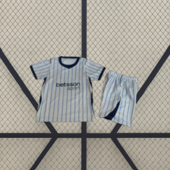 Equipación Inter de Milan 26-27 visitante para niño vista frontal con camiseta blanca de líneas azules y pantalón corto a juego