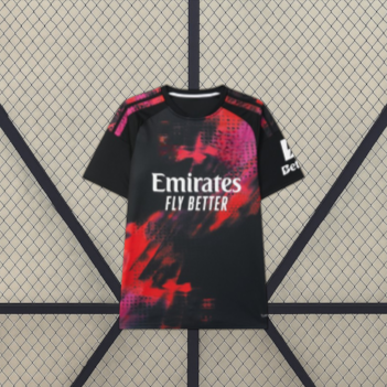 Vista frontal de la camiseta Benfica 26-27 3ª equipación negra con diseño gráfico rojo y fucsia, manga corta y cuello redondo