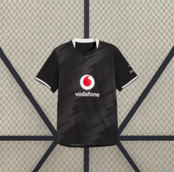 Vista frontal de la camiseta Borussia Dortmund 26-27 visitante negra con patrón tonal geométrico, cuello redondo y detalles blancos