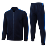 Vista frontal del chándal Inter de Milán 26-27 Modelo 1 con chaqueta azul marino de cremallera completa y pantalón a juego