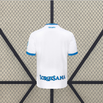 Vista trasera de la camiseta Napoli 26-27 visitante en blanco con espalda lisa, cuello azul y puños azules