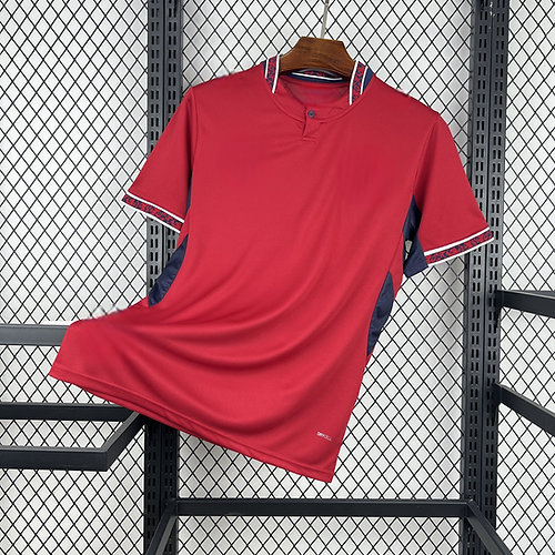Camiseta Chequia 26-27 Local Mundial 2026 vista frontal en color rojo con detalles azul marino
