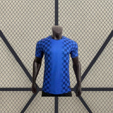Camiseta Croacia 26-27 Visitante Player Mundial 2026 vista frontal en azul con cuadros laterales