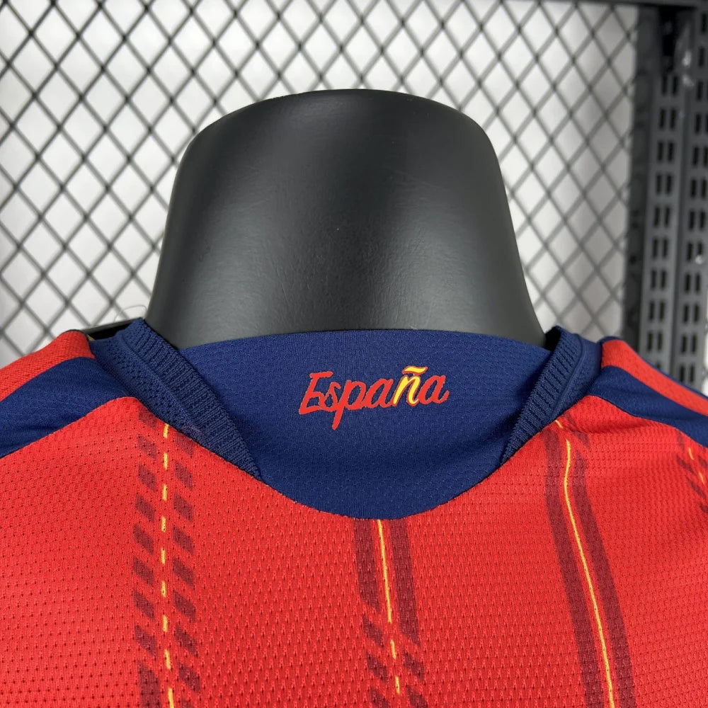 Detalle del cuello con texto España de la Camiseta España 26-27 Local Player Mundial 2026