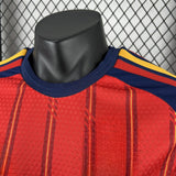 Detalle frontal del cuello de la Camiseta España 26-27 Local Player Mundial 2026