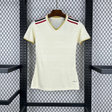 Camiseta Flamengo 25-26 tercera equipación mujer vista frontal en blanco roto con detalles dorados