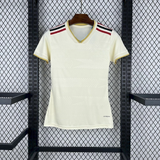 Camiseta Flamengo 25-26 tercera equipación mujer vista frontal en blanco roto con detalles dorados