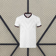 Camiseta Irak 26-27 local Mundial 2026 vista frontal en blanco con patrón geométrico tonal