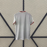 Camiseta Japón 26-27 Edición Especial Goku vista trasera en tono claro