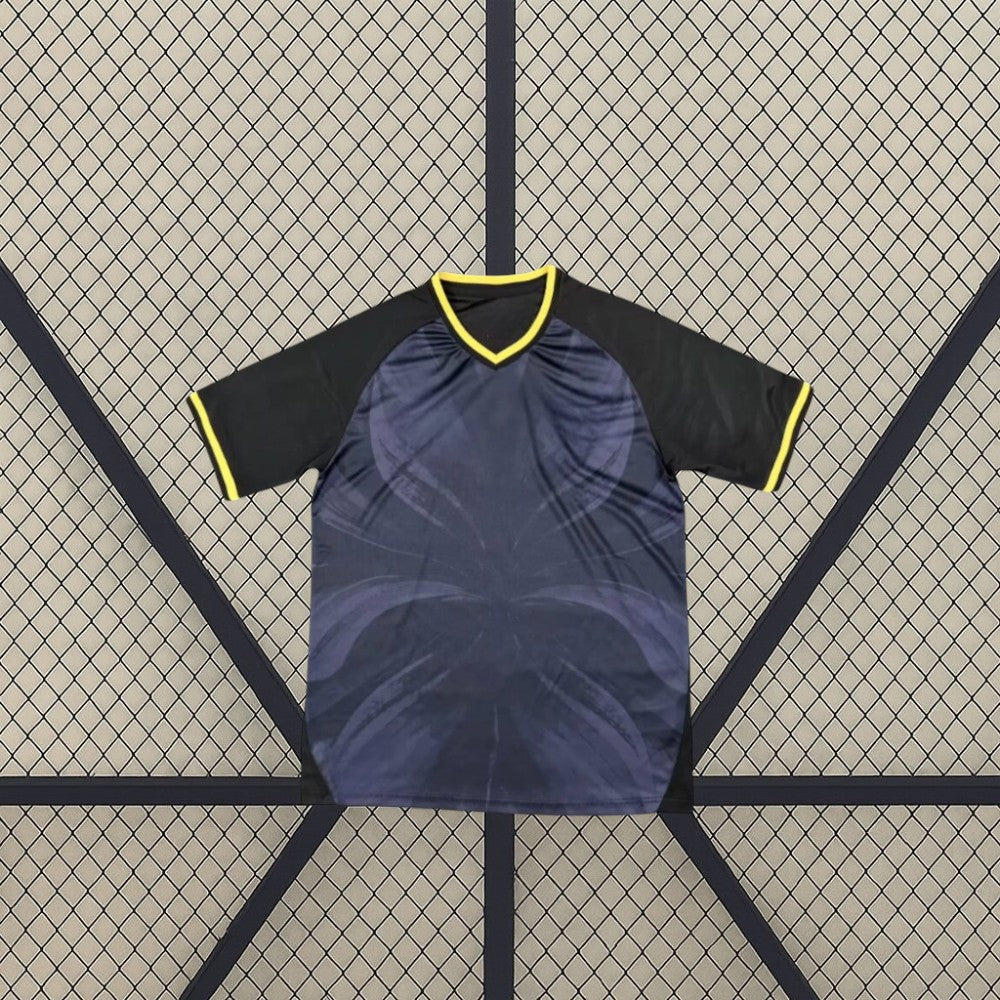 Camiseta Jordania 26-27 tercera equipación vista frontal en negro y azul oscuro con detalles amarillos