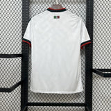 Vista posteriore della maglia Messico 26-27 Away Mondiali 2026 bianca con dettaglio grafico en el collo