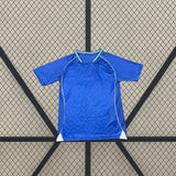 Camiseta Uzbekistán 26-27 local Mundial 2026 vista frontal en azul con detalles blancos