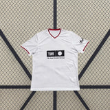 Camiseta Valencia 26-27 local vista frontal en color blanco con cuello en V granate
