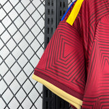 Detalle de la manga y patrón geométrico de la Camiseta Venezuela 26-27 Local Mundial 2026