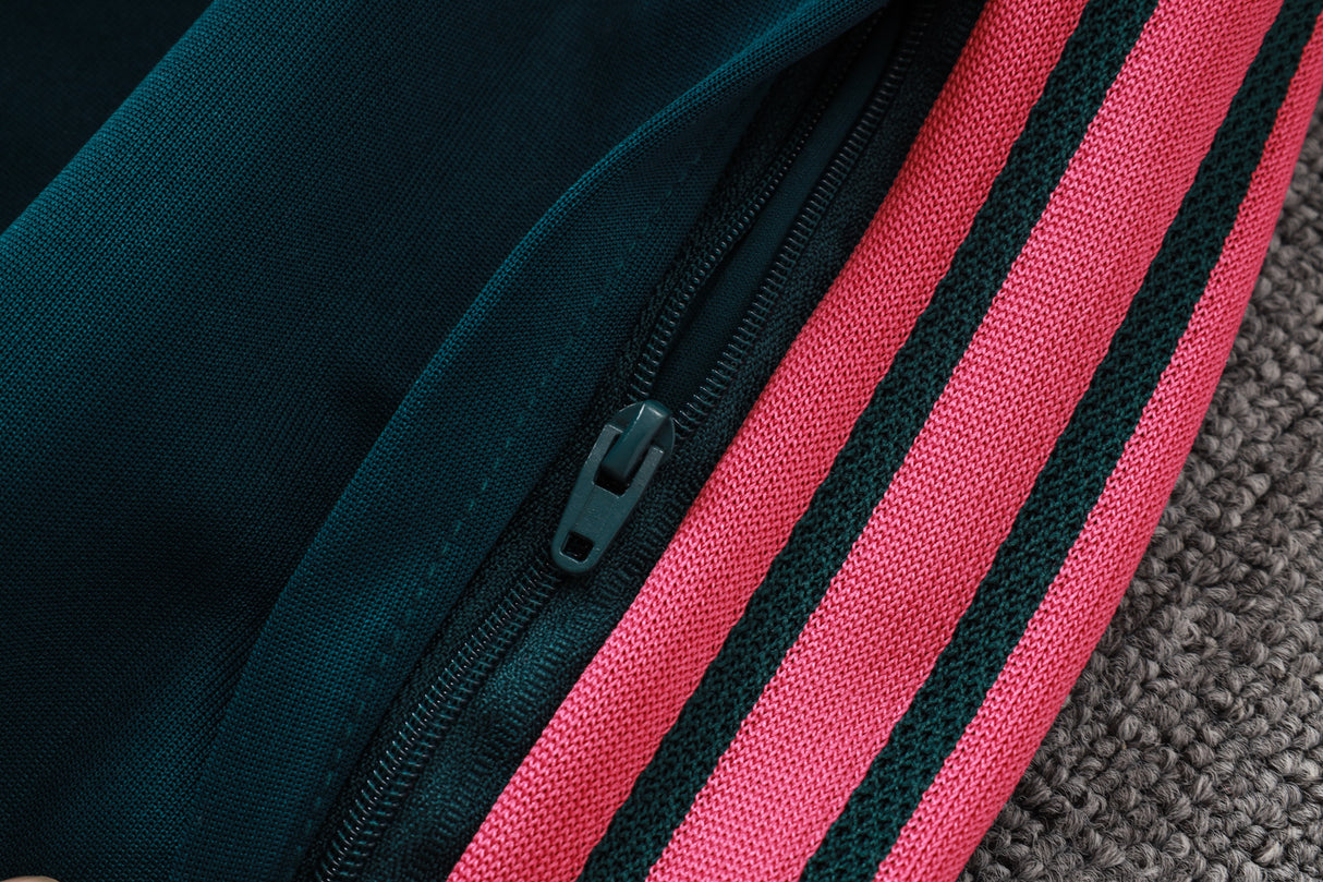 Detalle del bolsillo con cremallera del pantalón del Chándal R.M. 26-27 Modelo 1