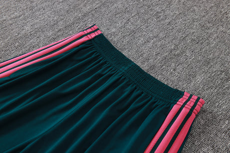 Detalle de la cintura elástica del pantalón del Chándal R.M. 26-27 Modelo 2