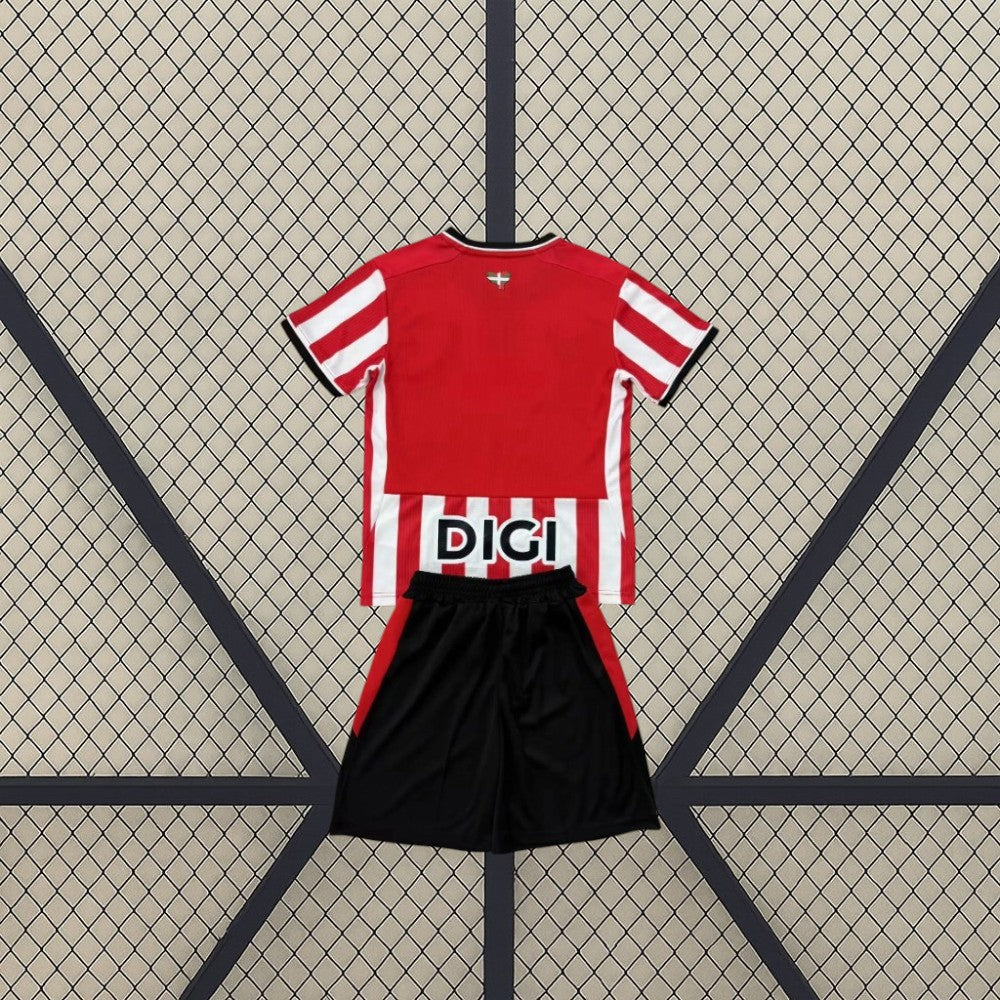 Espalda de la equipación Athletic de Bilbao 26-27 local niño con camiseta roja y blanca y pantalón negro