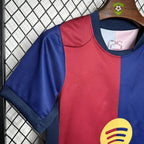 Equipación Barcelona 24-25 Local Version Stadium Niño Parche Especial