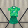 Equipación Barcelona 26-27 portero verde niño con camiseta estampada y pantalón corto verde