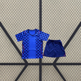 Equipación Croacia niño 26-27 visitante Mundial 2026 con camiseta azul de cuadros y pantalón azul