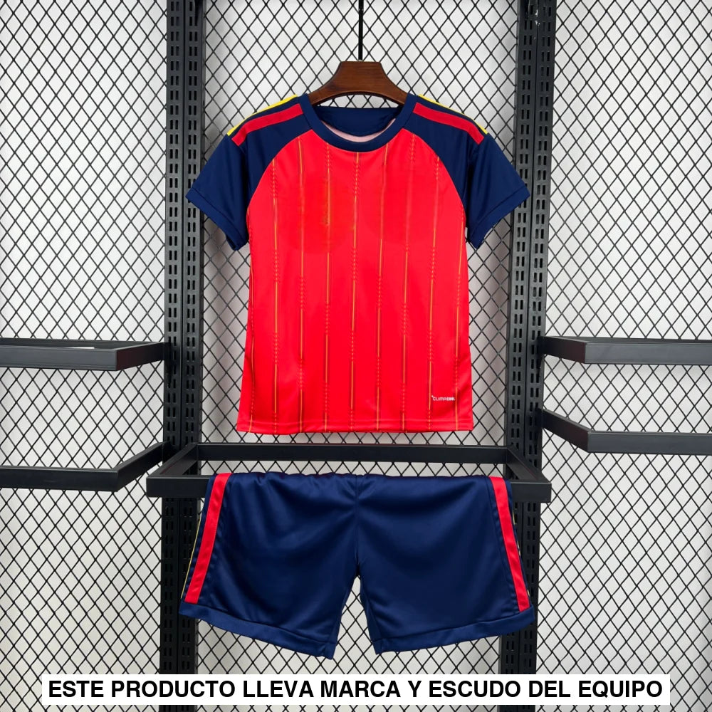 Vista frontal de la equipación España 26-27 local niño Mundial 2026