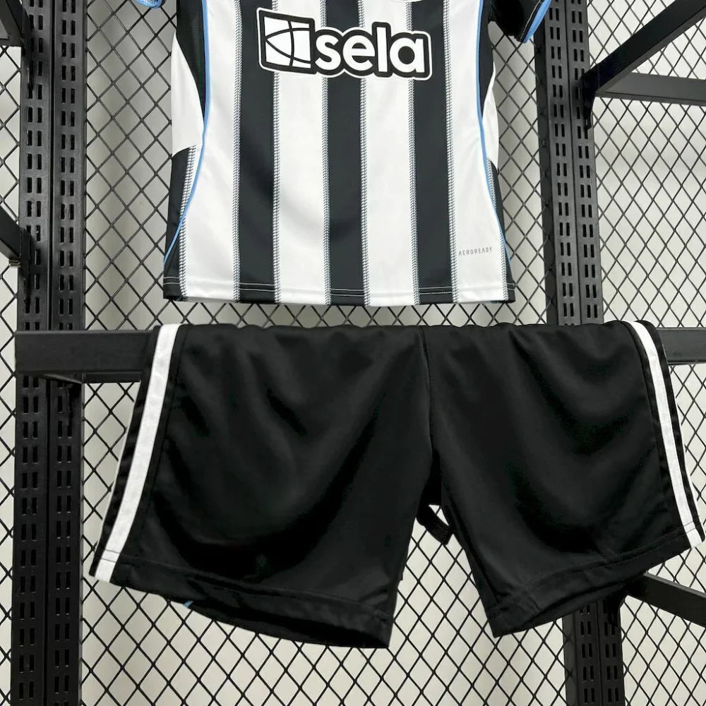 Equipación Newcastle 25-26 Local Niño Equipación Niño