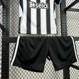Equipación Newcastle 25-26 Local Niño Equipación Niño