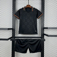 Equipación Portugal 25-26 Niño Pantera Negra vista frontal con camiseta y pantalón negro
