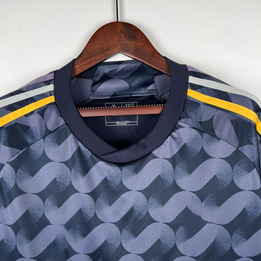 Camiseta R.M. 23-24, Visitante